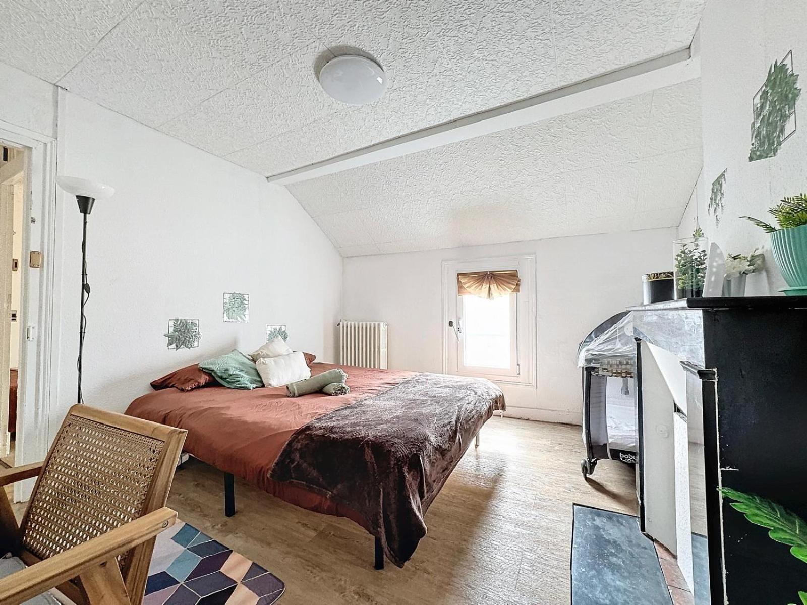 A1 Champagne Residence - 200 M2 14 Personnes 2 Toilets 4 Showers - Hyper Centre - Chalons En Champagne Екстер'єр фото