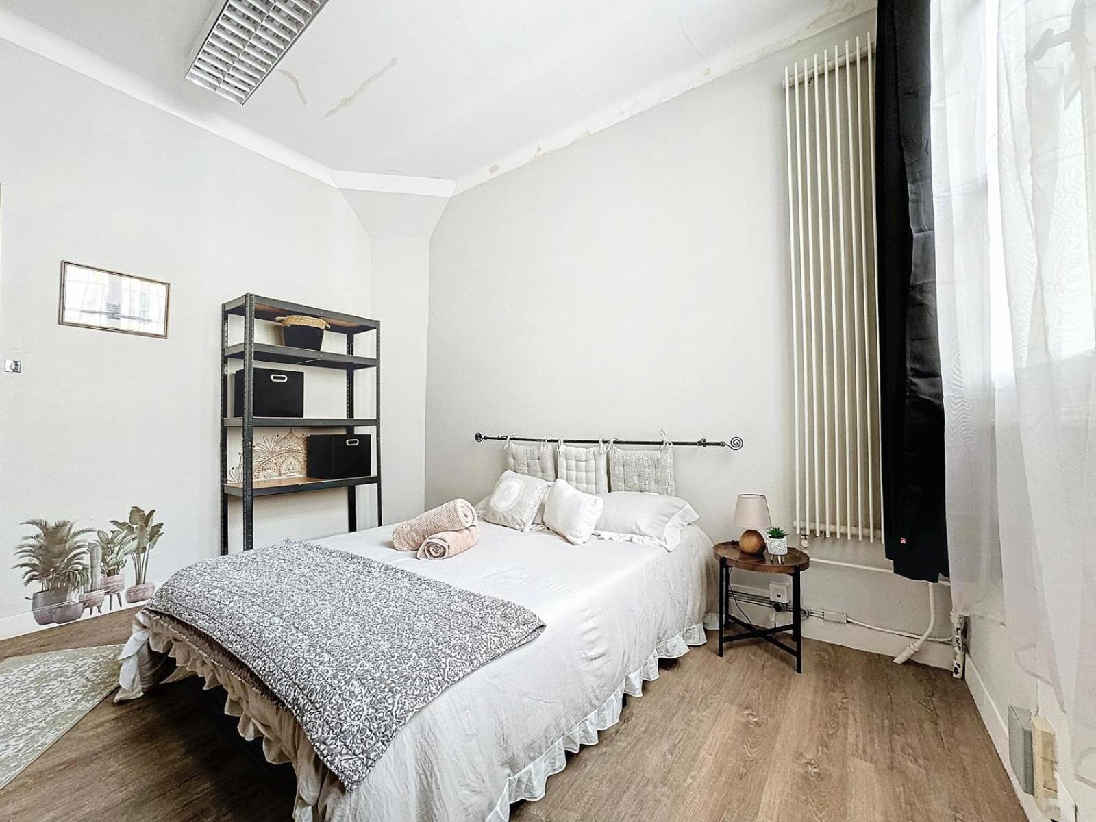 A1 Champagne Residence - 200 M2 14 Personnes 2 Toilets 4 Showers - Hyper Centre - Chalons En Champagne Екстер'єр фото